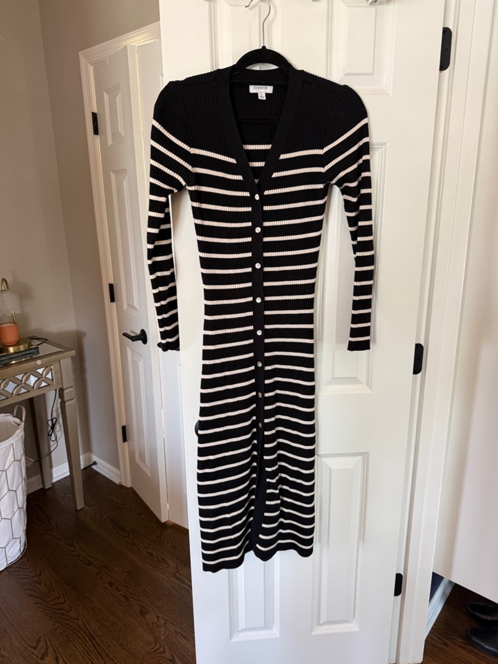 Evereve Black & Cream Striped Ribbed Button-Front Midi Dress